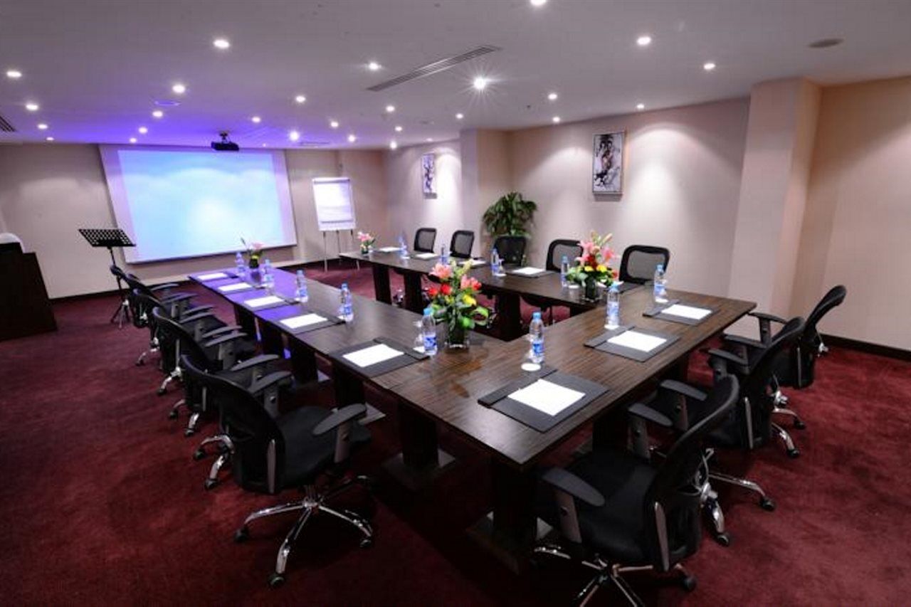 Obaer Hotel Riyad Extérieur photo